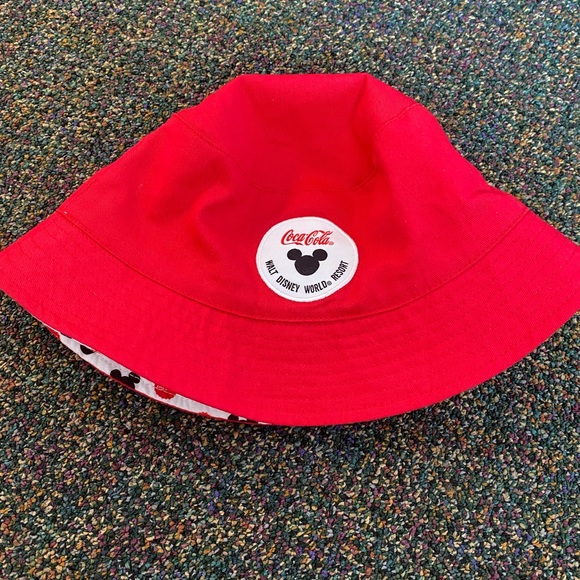 Coca-Cola/ Disney reversible bucket hat - Picture 3 of 6